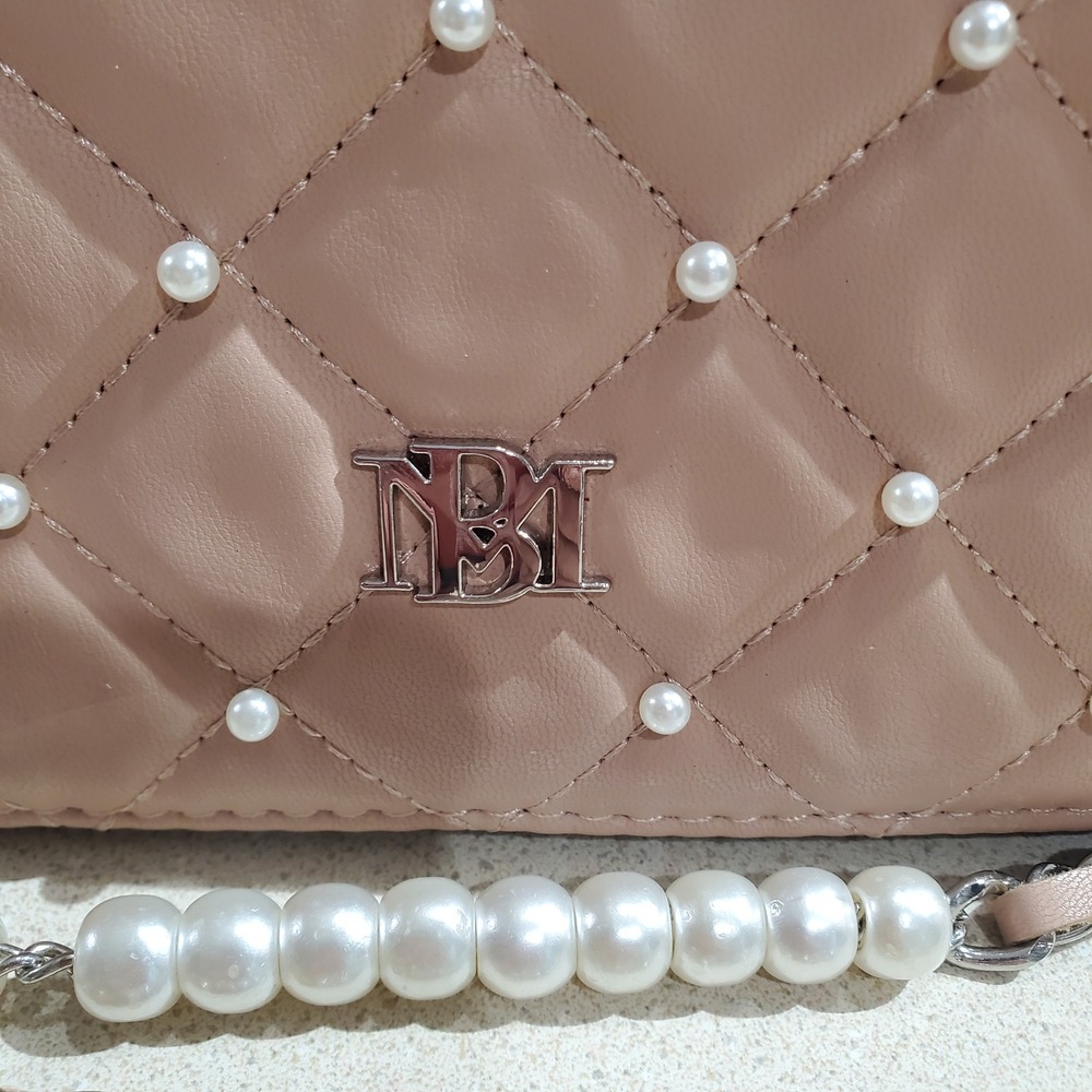 Badgley Mischka Pink Quilted Faux Leather Pearl Embellished Chain Crossbody - Picture 2 of 9
